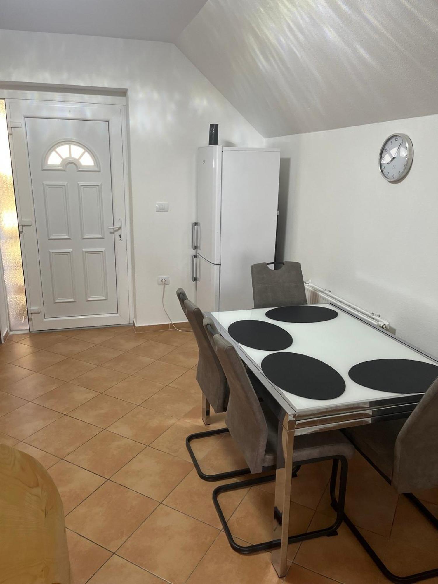 Apartments Malivojevic Zirovnica Room photo